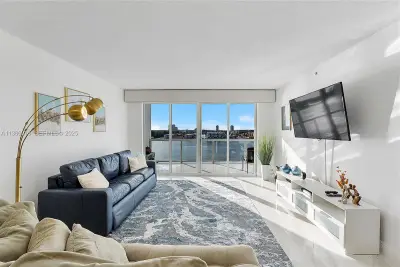 17050 N Bay Rd #807, Sunny Isles Beach: photo 1 of 50