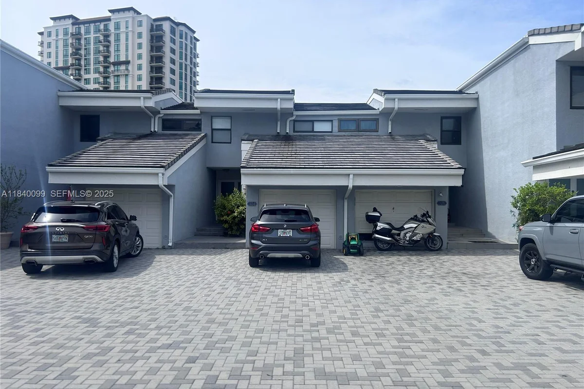 324 Poinciana Dr, Sunny Isles Beach: photo 1 of 74