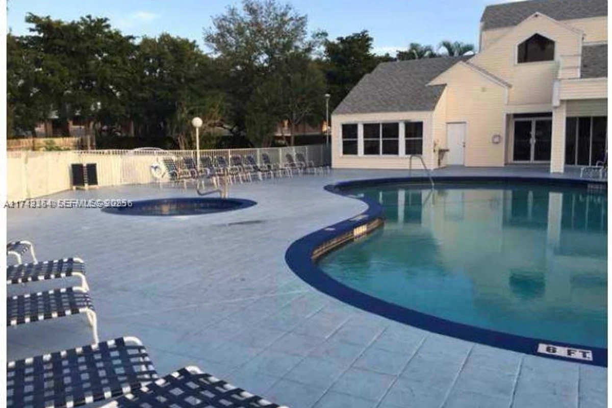 3441 NW 44th St #106, Oakland Park: photo 1 of 12