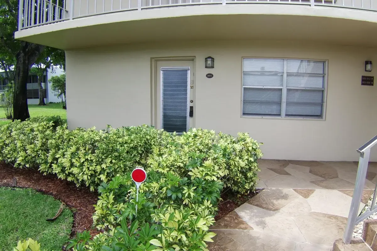 865 Flanders S, Delray Beach: photo 1 of 48
