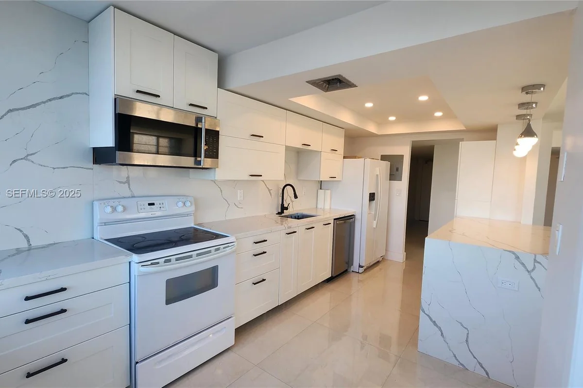 18051 Biscayne Blvd #1705, Aventura: photo 1 of 37