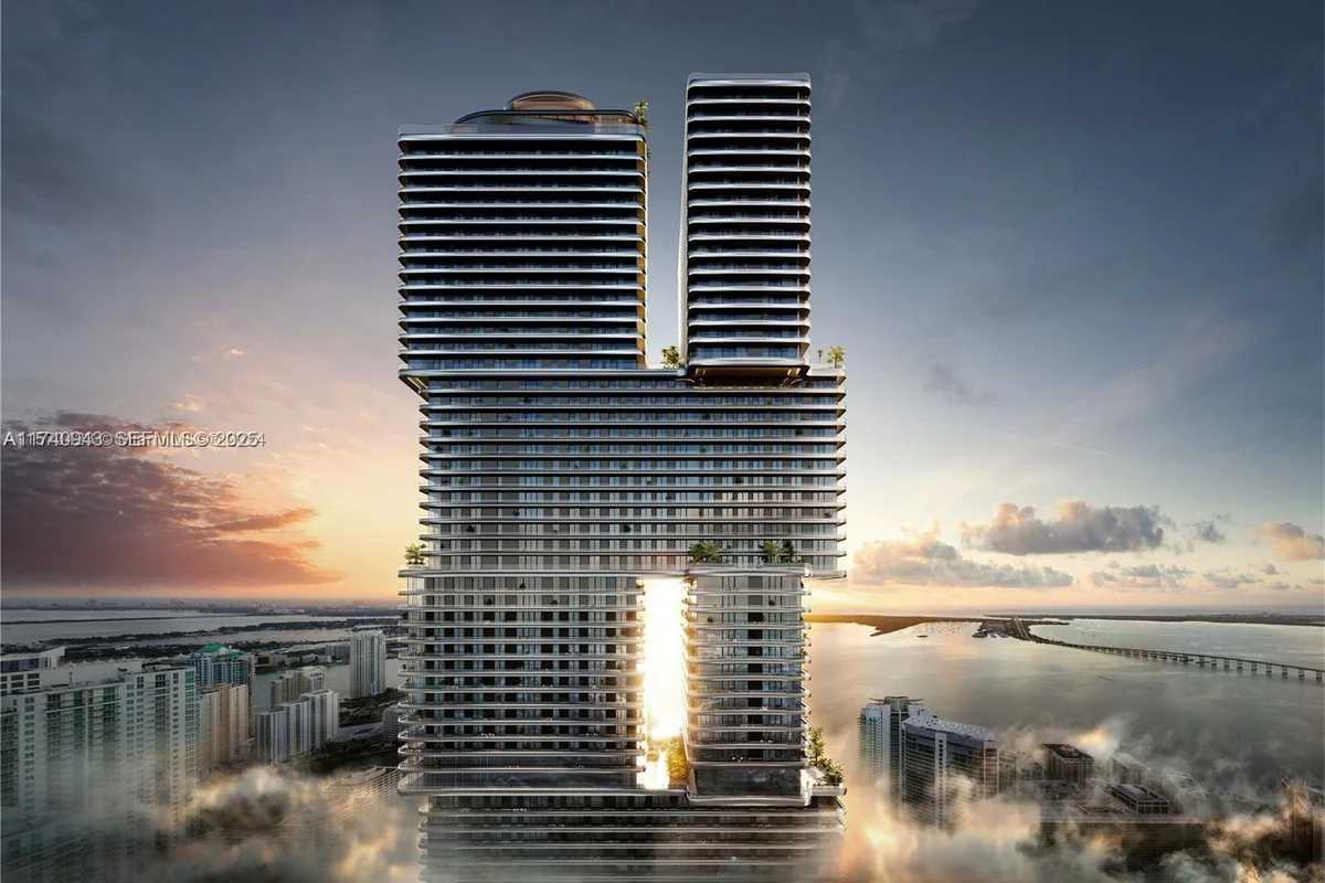 1133 SW 2nd Ave #T2-1805, Miami: photo 1 of 5
