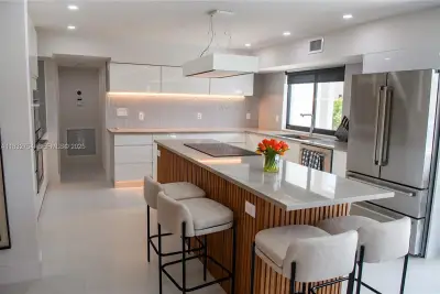 1240 NE 27th Ter, Pompano Beach: photo 1 of 100