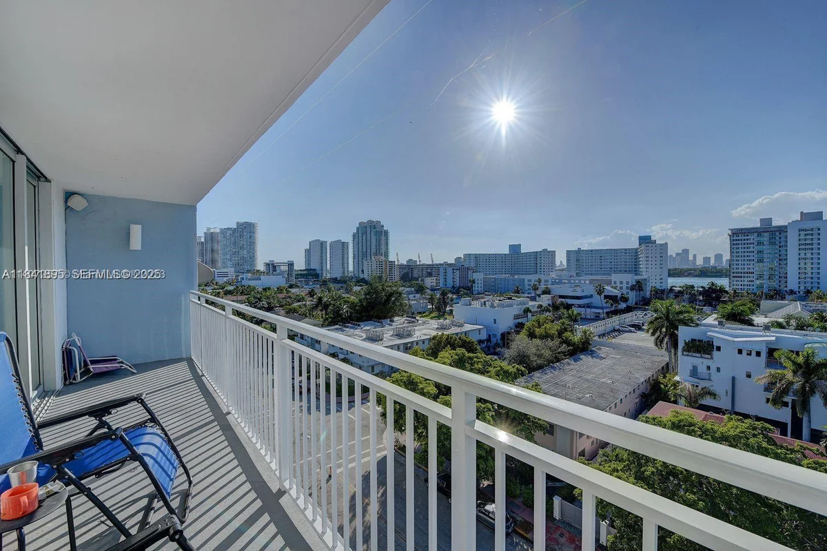 1045 10th St #907, Miami Beach: photo 1 of 22