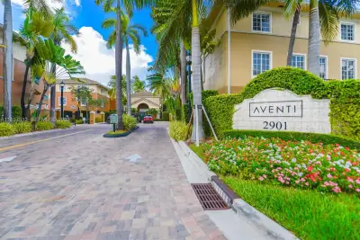 2811 NE 185th St #801, Aventura: photo 1 of 40