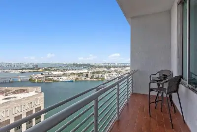 335 S Biscayne Blvd #UPH02, Miami: photo 1 of 59