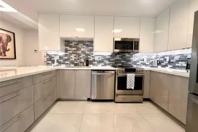 100 Bayview Dr #1524, Sunny Isles Beach: photo 1 of 33