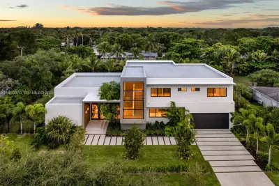7400 SW 127th St, Pinecrest: photo 1 of 38