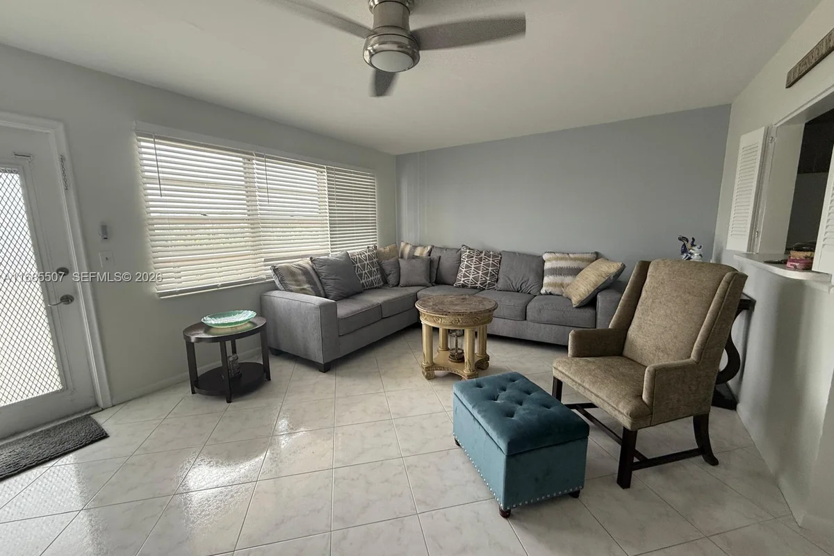 313 Southampton A, West Palm Beach: photo 1 of 14