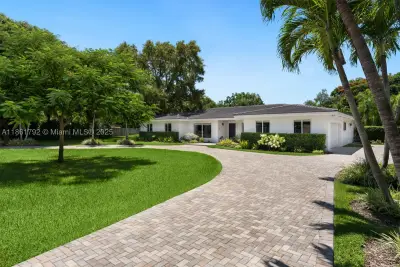 5940 SW 120th St, Pinecrest: photo 1 of 40