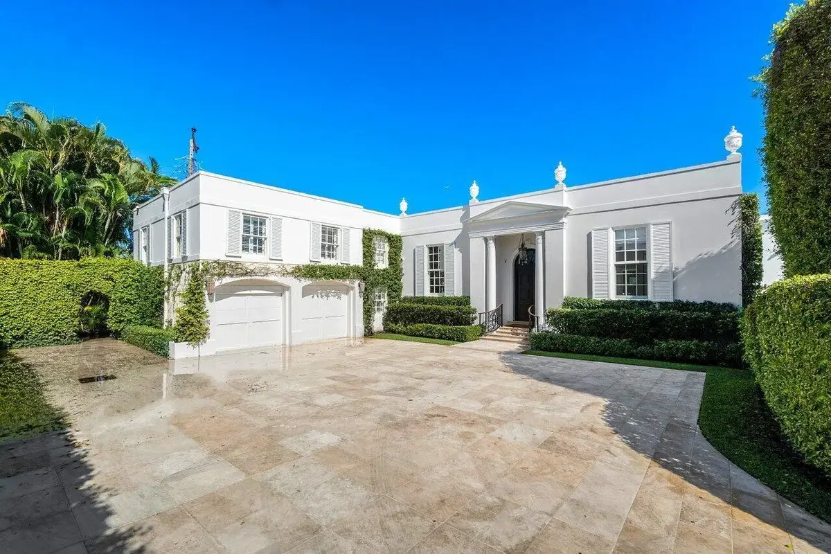 100 Regents Park Rd, Palm Beach: photo 1 of 44
