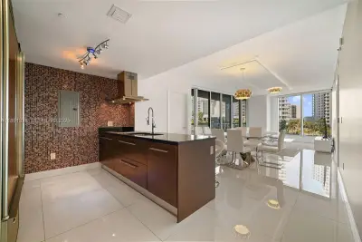 495 Brickell Ave #402, Miami: photo 1 of 6