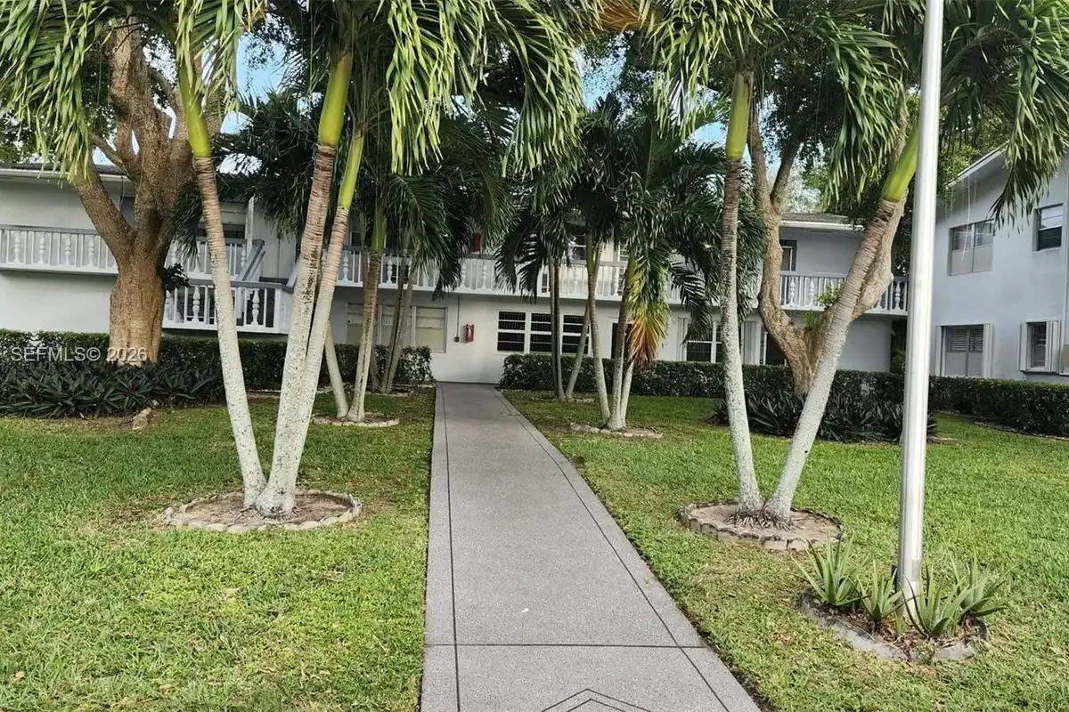 564 Durham T, Deerfield Beach: photo 1 of 41