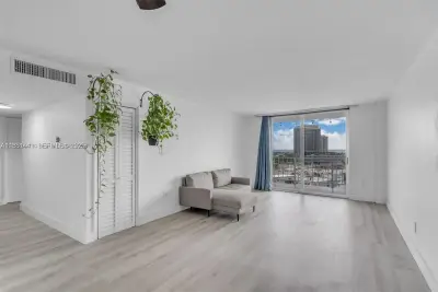 6900 Bay Dr #11F, Miami Beach: photo 1 of 26