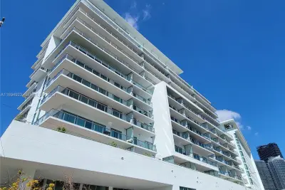 1600 SW 1 Ave #411, Miami: photo 1 of 15