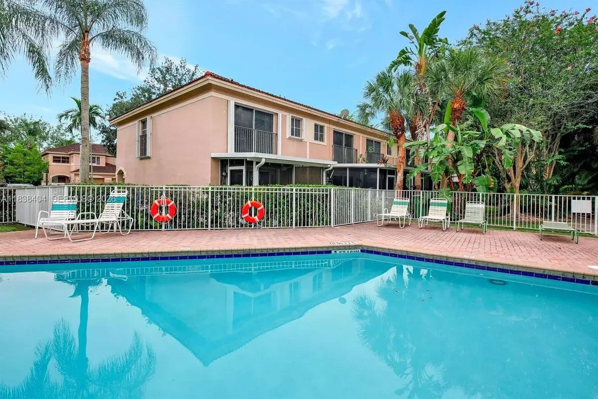 9715 NW 23rd Ct, Pembroke Pines: photo 1 of 22