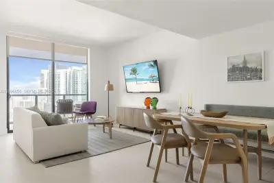 159 NE 6th St #4513, Miami: photo 1 of 59