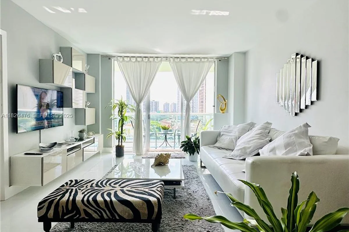 19390 Collins Ave #911, Sunny Isles Beach: photo 1 of 29