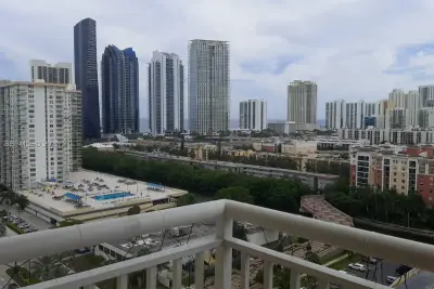 251 174th St #1711, Sunny Isles Beach: photo 1 of 35