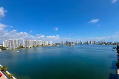 251 174th St #2219, Sunny Isles Beach: photo 1 of 31