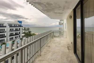 6061 Collins Ave #7D, Miami Beach: photo 1 of 39