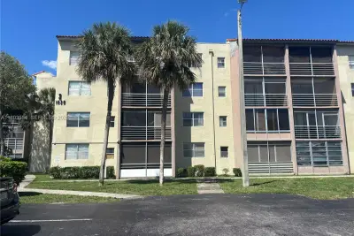 1820 N 81st Ave #3310, North Lauderdale: photo 1 of 12