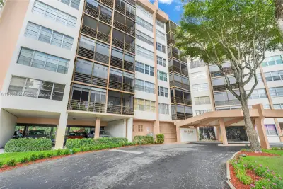 1400 Saint Charles Pl #L4, Pembroke Pines: photo 1 of 33