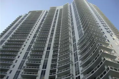 901 Brickell Key Blvd #1701, Miami: photo 1 of 15
