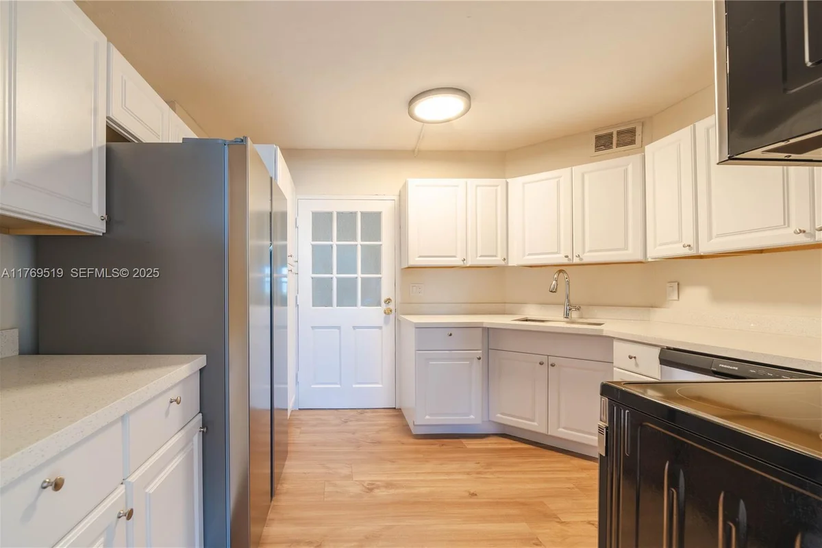 3301 Spanish Moss Ter #802, Lauderhill: photo 1 of 27