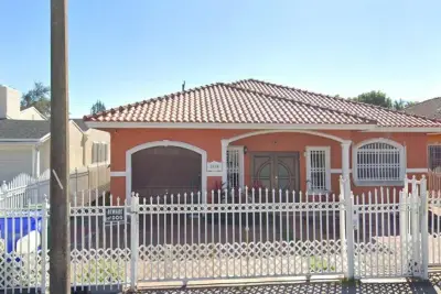 2250 SW 4th St, Miami: photo 1 of 1
