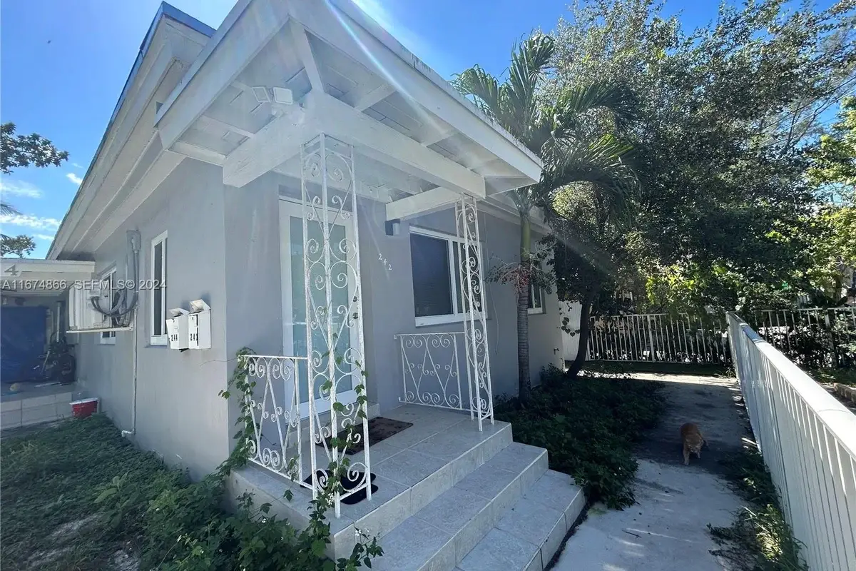 242 NE 55th Ter, Miami: photo 1 of 22