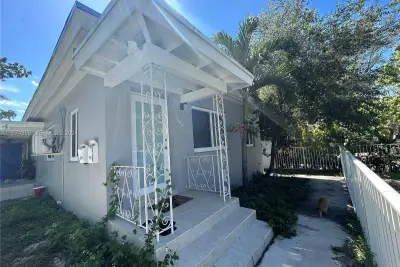 242 NE 55th Ter, Miami: photo 1 of 22