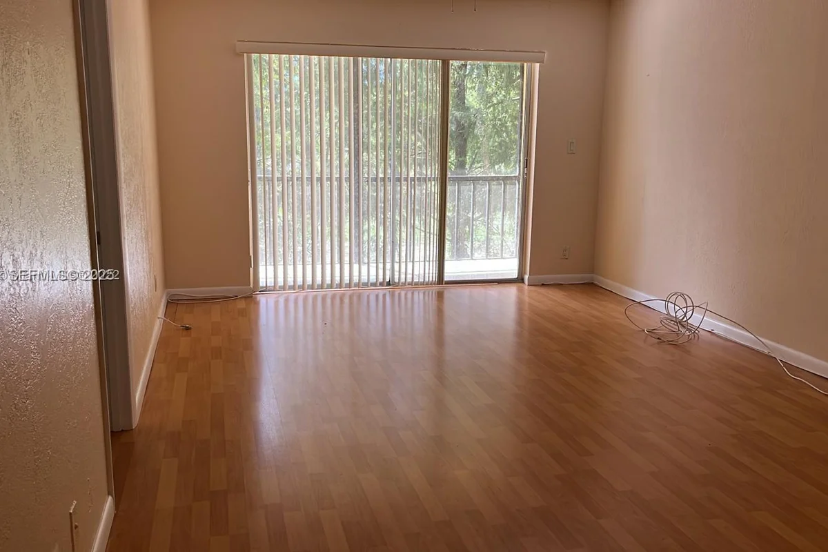 8060 Fairview Dr #208, Tamarac: photo 1 of 6