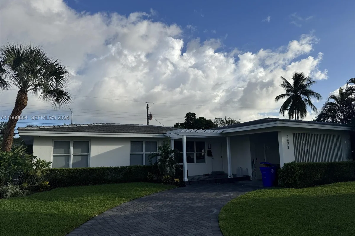 1427 NE 60th St, Fort Lauderdale: photo 1 of 3