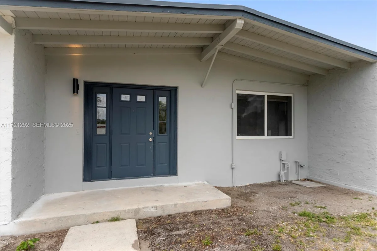 1560 NE 42nd Ct, Pompano Beach: photo 1 of 11