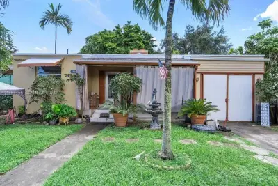 1810 NW 16th Ter, Miami: photo 1 of 18