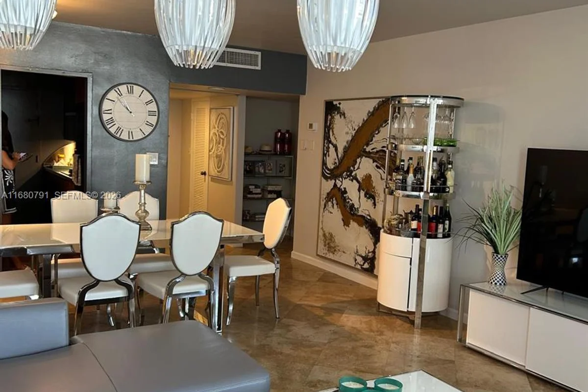 100 Lincoln Rd #608, Miami Beach: photo 1 of 41