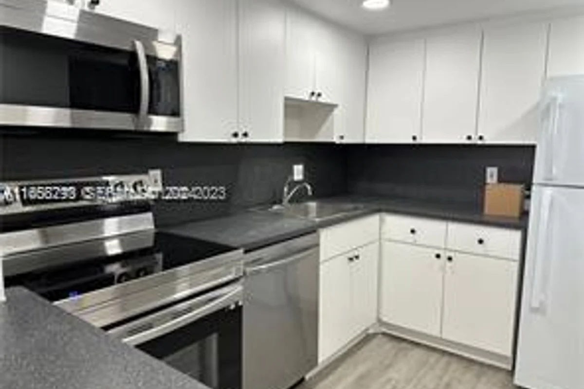 13499 Biscayne Blvd #801, North Miami: photo 1 of 13