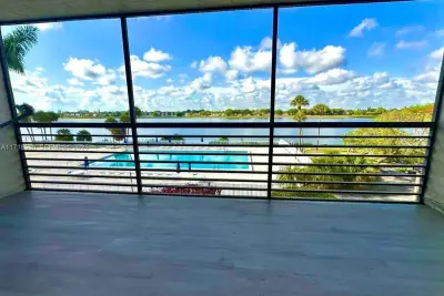20840 San Simeon Way #305, Miami: photo 1 of 19