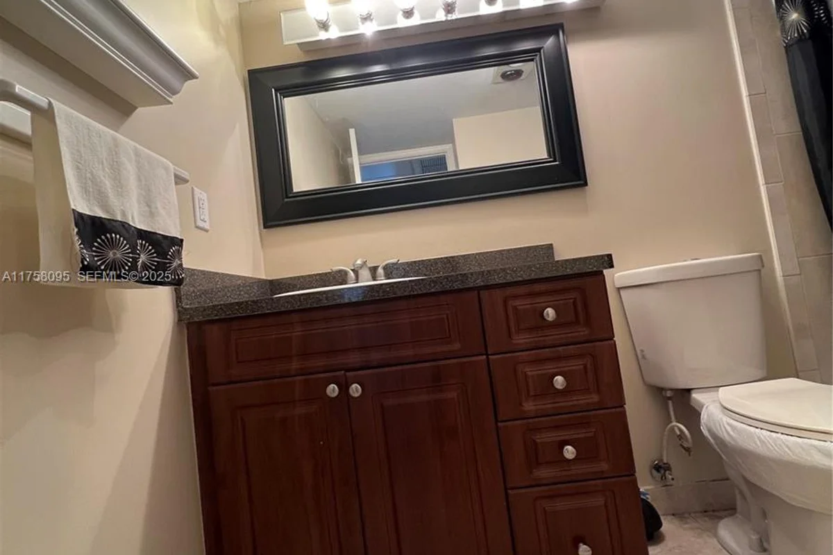 2562 N Garden Dr N #301, Lake Worth: photo 1 of 2