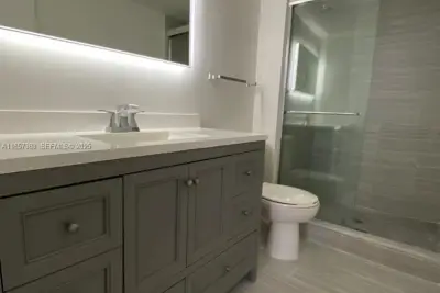 13499 Biscayne Blvd #1507, North Miami: photo 1 of 32
