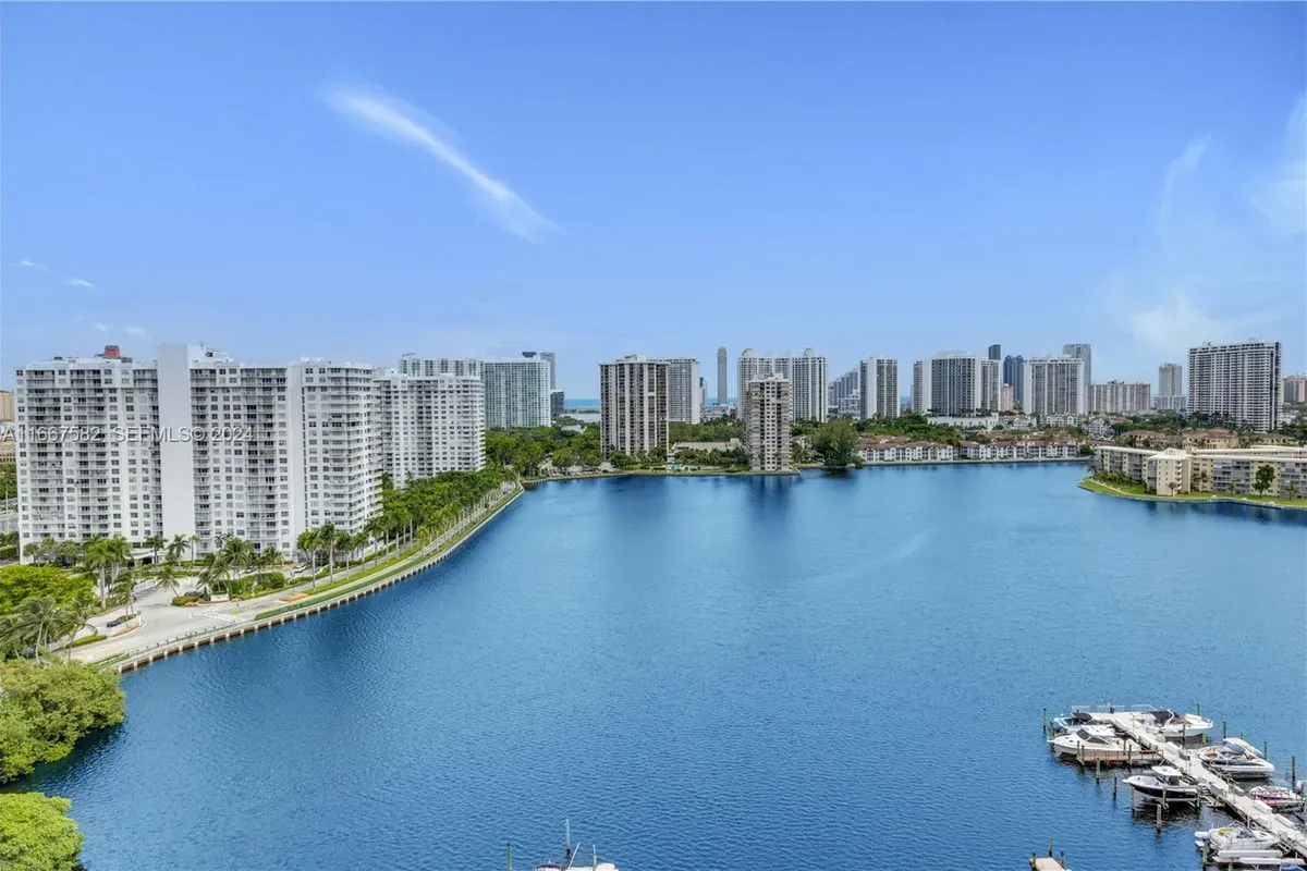 2750 NE 183rd St #1910, Aventura: photo 1 of 43