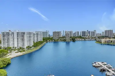 2750 NE 183rd St #1910, Aventura: photo 1 of 43