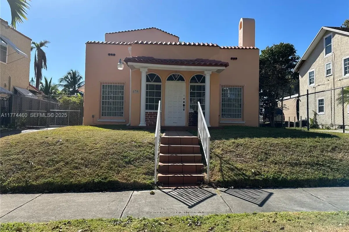 870 NW 14th Ct, Miami: photo 1 of 47