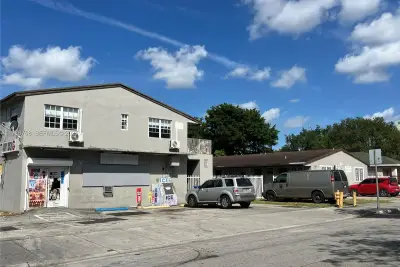 5100 NW 23rd Ave #5, Miami: photo 1 of 9