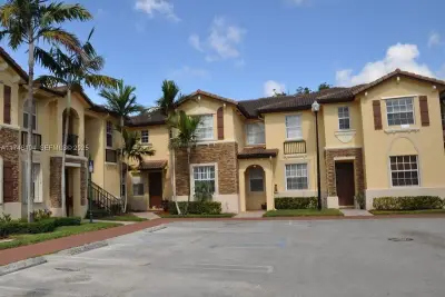 1420 NE 33rd Ave #106-15, Homestead: photo 1 of 13