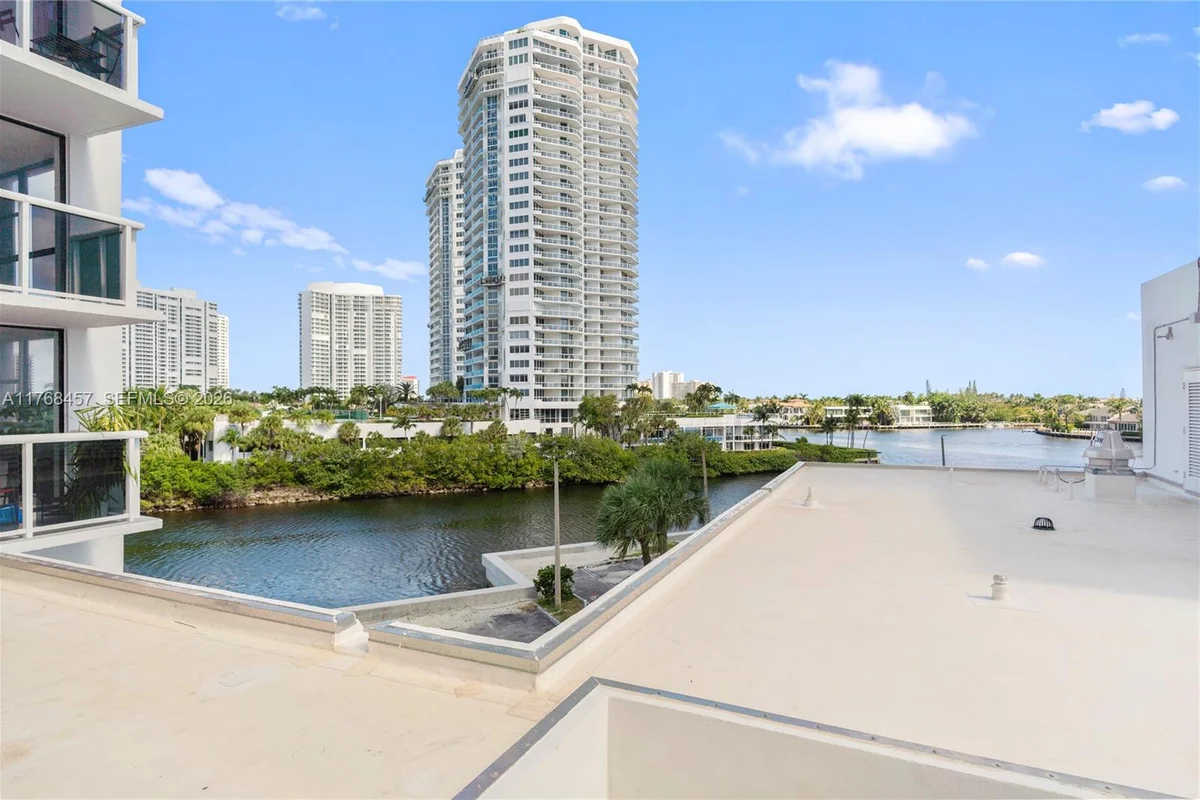 20505 E Country Club Dr #434, Aventura: photo 1 of 26