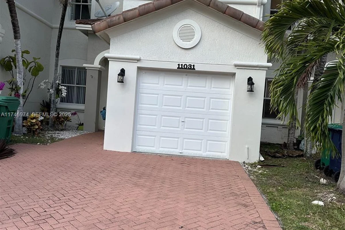 11031 SW 246th St, Homestead: photo 1 of 27