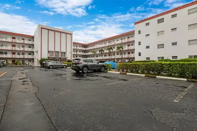 4000 NW 44th Ave #205, Lauderdale Lakes: photo 1 of 41