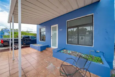 247 NW 54th St, Miami: photo 1 of 60